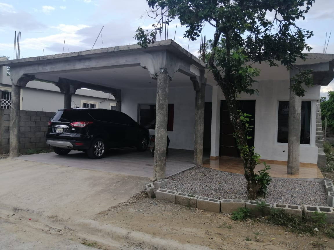 Cómoda vivienda unifamiliar reforzada para construir 3 niveles, Bonao Rep. Dom, C0071